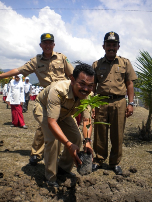 Kecil Menanam Dewasa Memanen (KMDM)