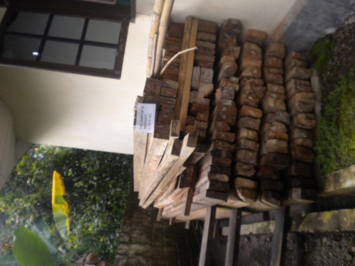 Kayu Lelang