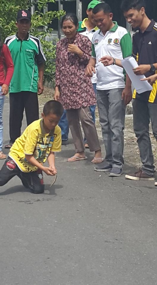 Lomba Pacu Belut antar Anak Rimbawan